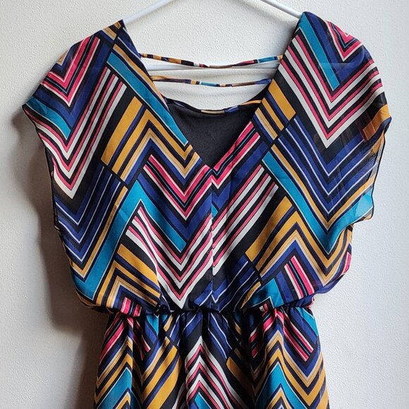 City Triangles Colorful Zig-Zag Retro 80s Dress Size Medium - Picture 14 of 16